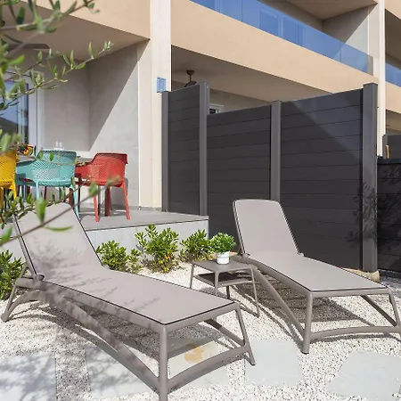 Bezauberndes 100 Meter Zum Sandstrand Mit Meerblick, Jacuzzi, Bbq *
