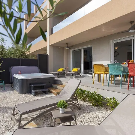 Bezauberndes 100 Meter Zum Sandstrand Mit Meerblick, Jacuzzi, Bbq *