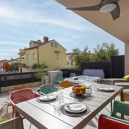 Bezauberndes 100 Meter Zum Sandstrand Mit Meerblick, Jacuzzi, Bbq Apartment
